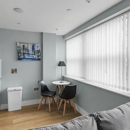 Luxurious One Bedroom Apartment In Bond Street Chelmsford Exterior photo