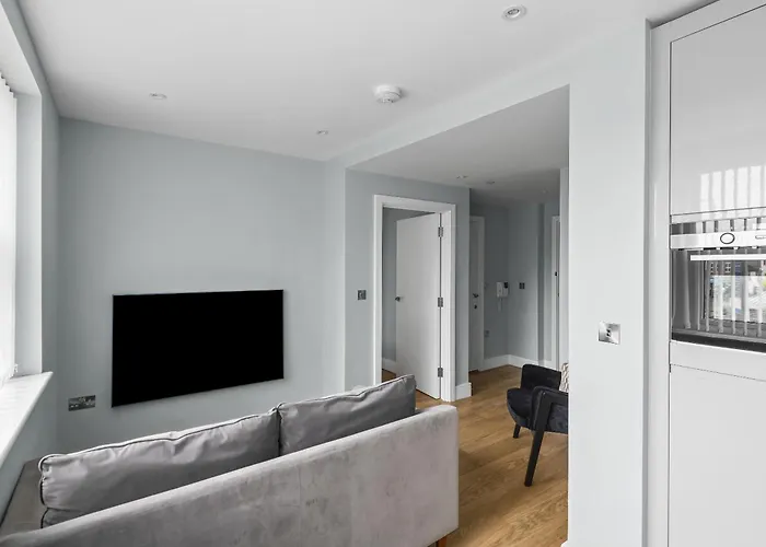 Luxurious One Bedroom Apartment In Bond Street